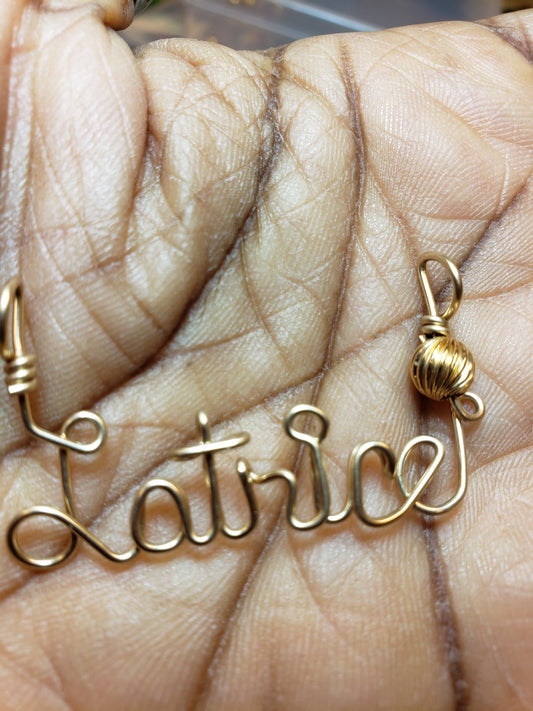 Smooth Wire name with a goldfilled Bead includes a 14kt gold chain